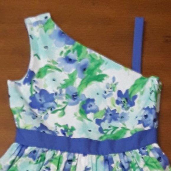 dress - Picture 4 of 5